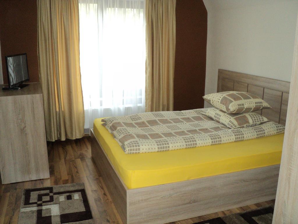 Cabana Suvenirurilor Скерішоара Номер фото